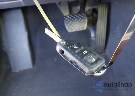 2017 Volkswagen Beetle #Pinkbeetle/1.8T Classic/1.8T S from USA, damaged, VIN 3VWF17AT8HM625342